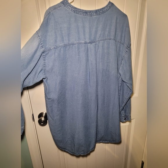 Zenana v neck long sleeve button down size 3X - Picture 5 of 8